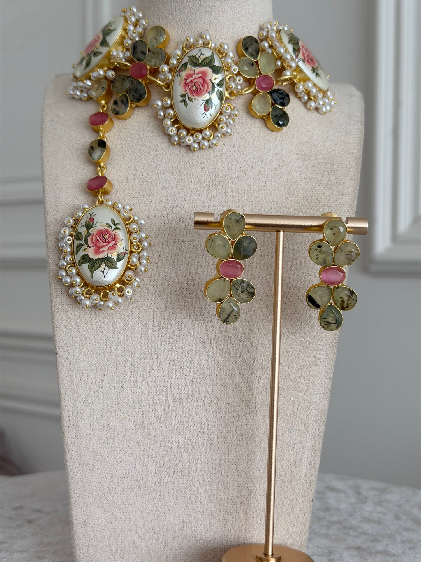 Soraya Pearl Necklace Set