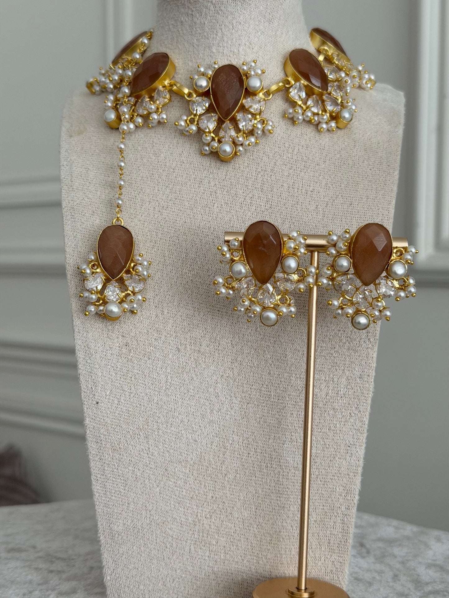 Haani Brown Necklace Set