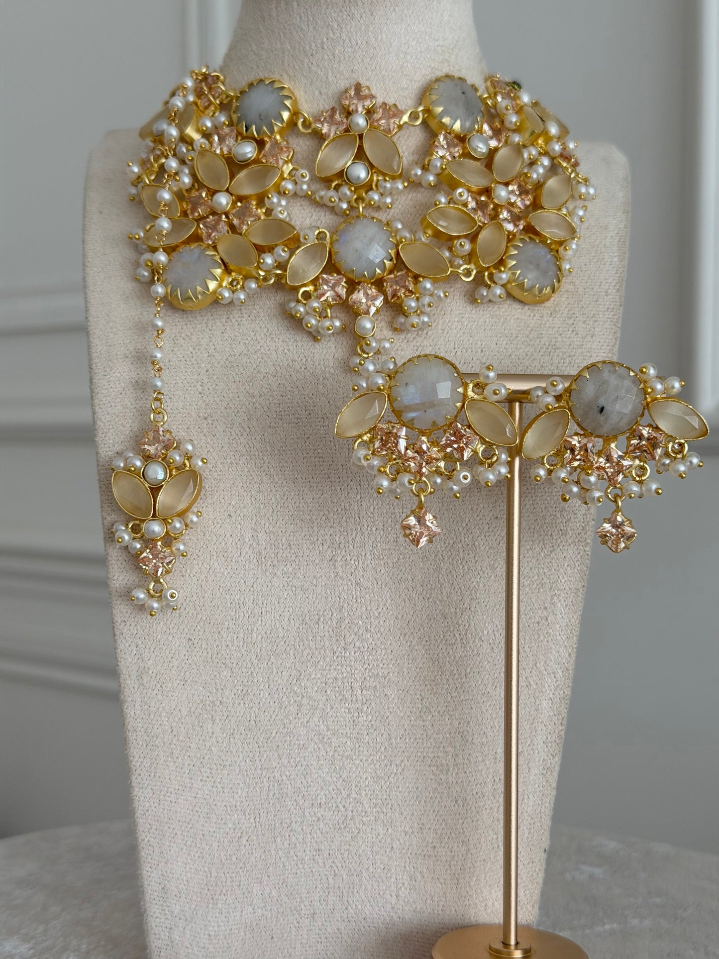 Areej Grey Necklace Set