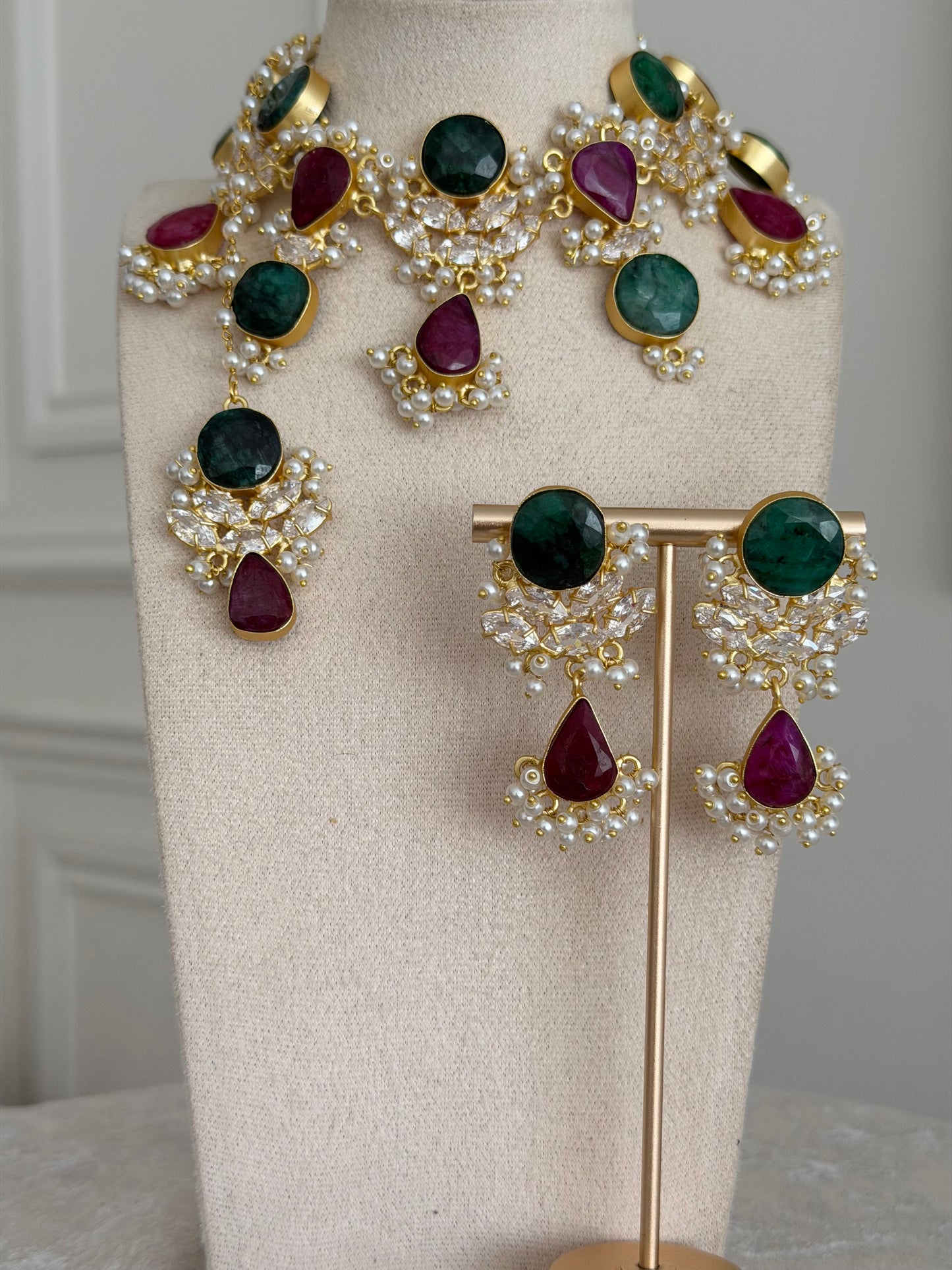Hayati Ruby & Green Necklace Set