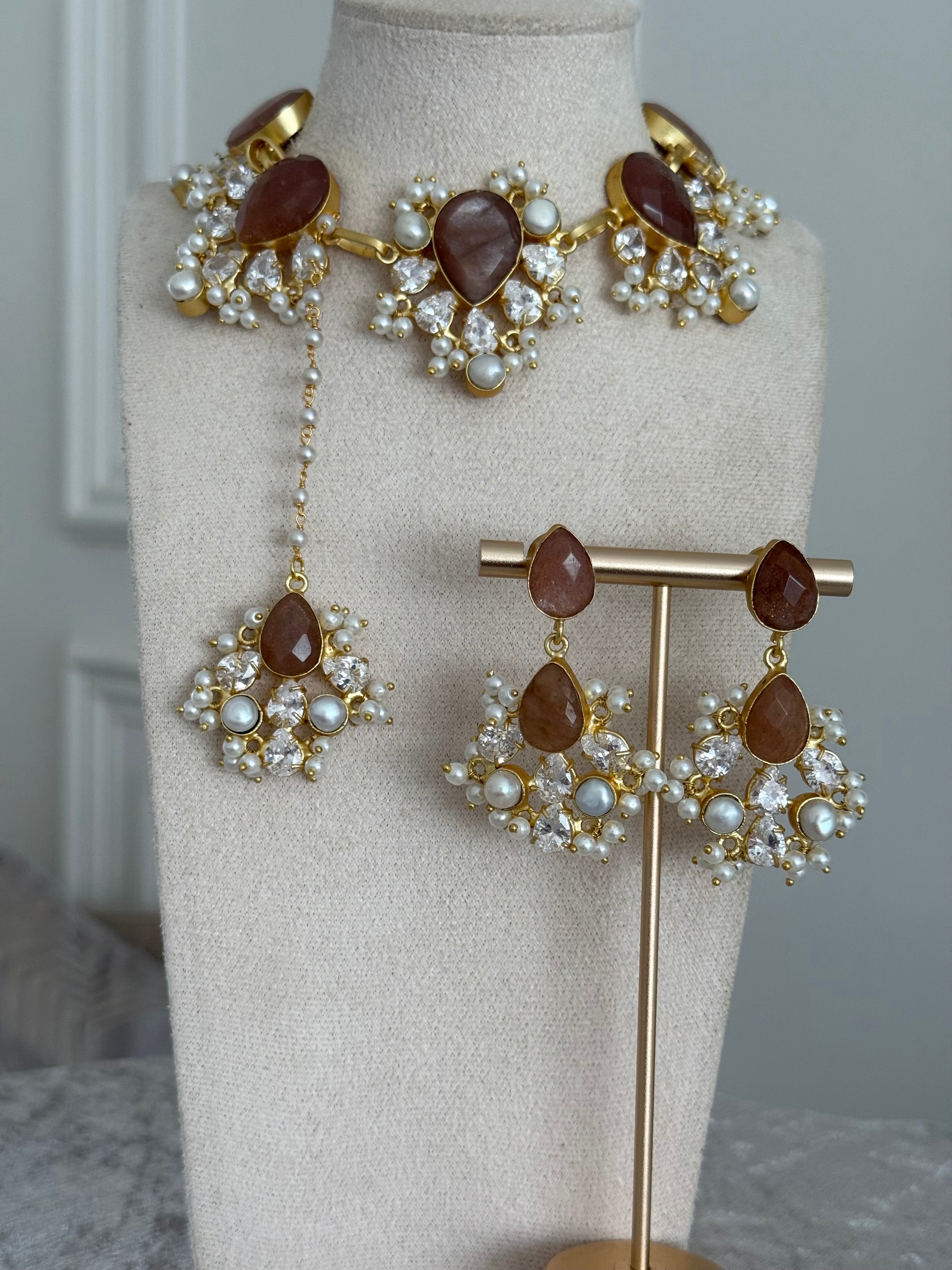 Liaana brown necklace set