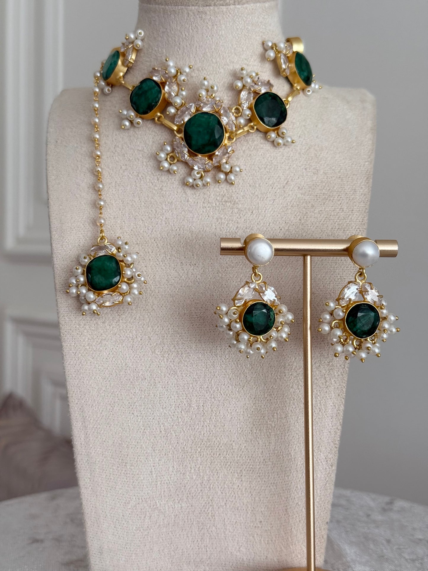 Nisa green necklace set