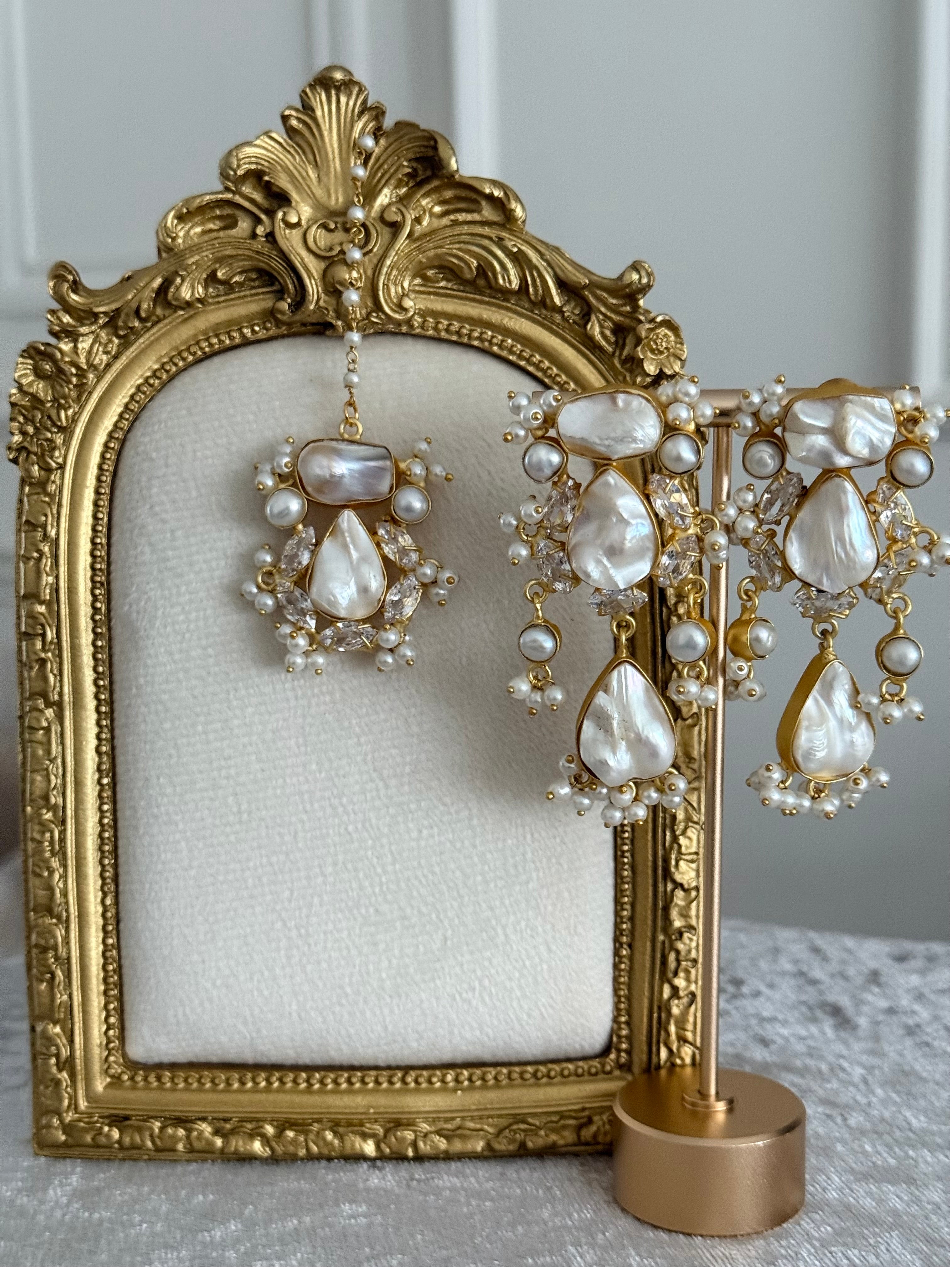 Noor Pearl Tikka Set