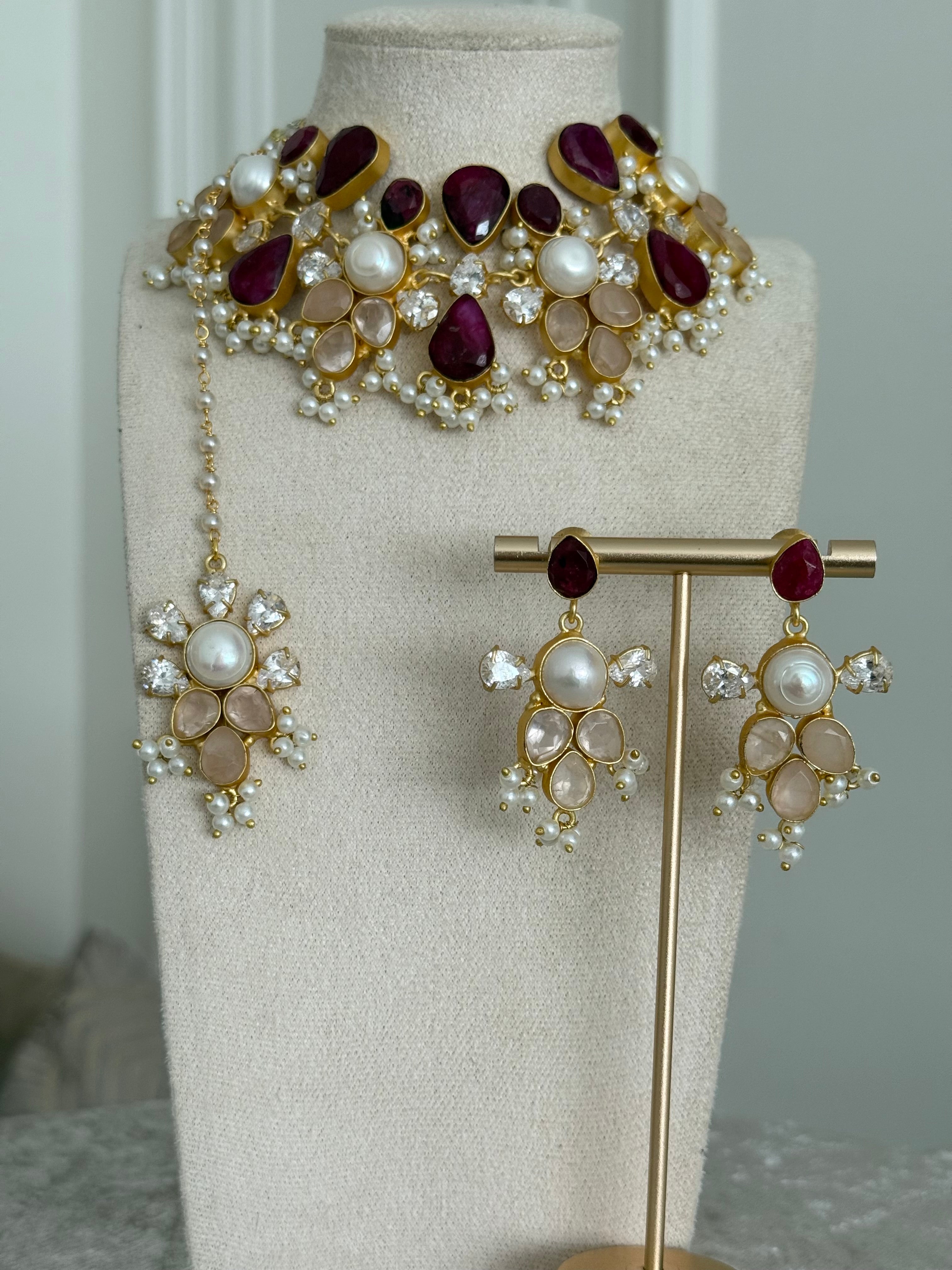 Noura ruby choker set