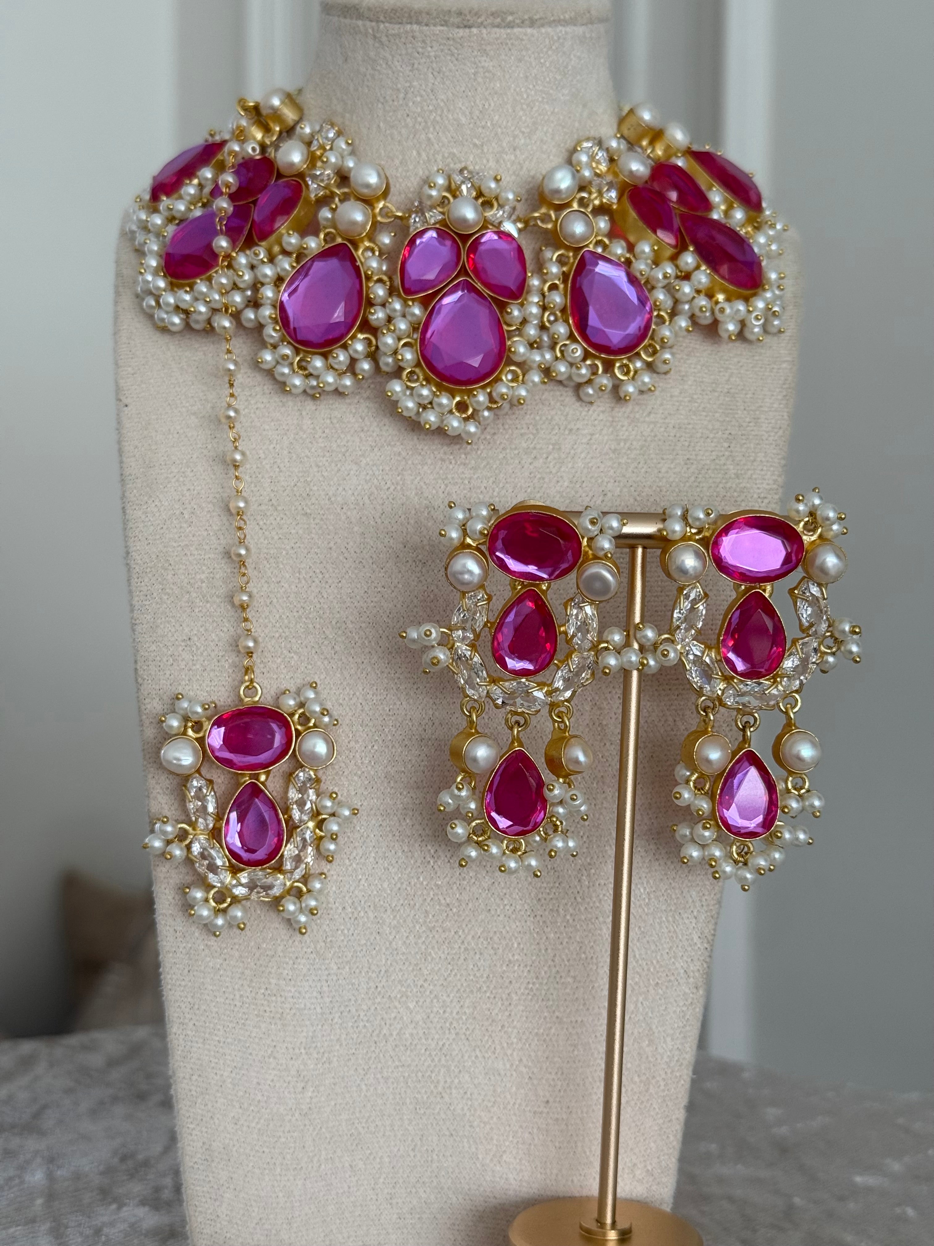Pasha pink necklace set