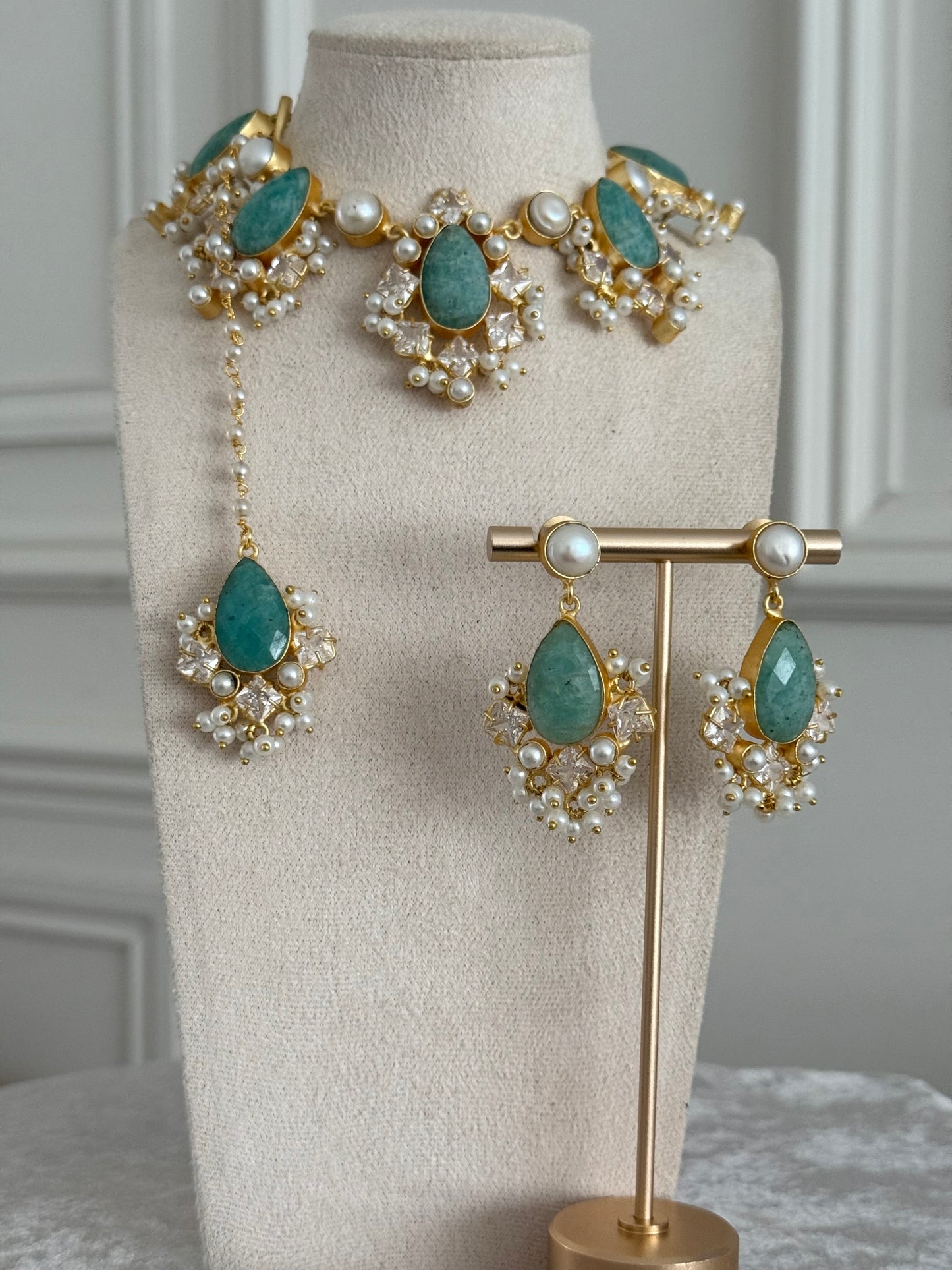 Raniah blue necklace set