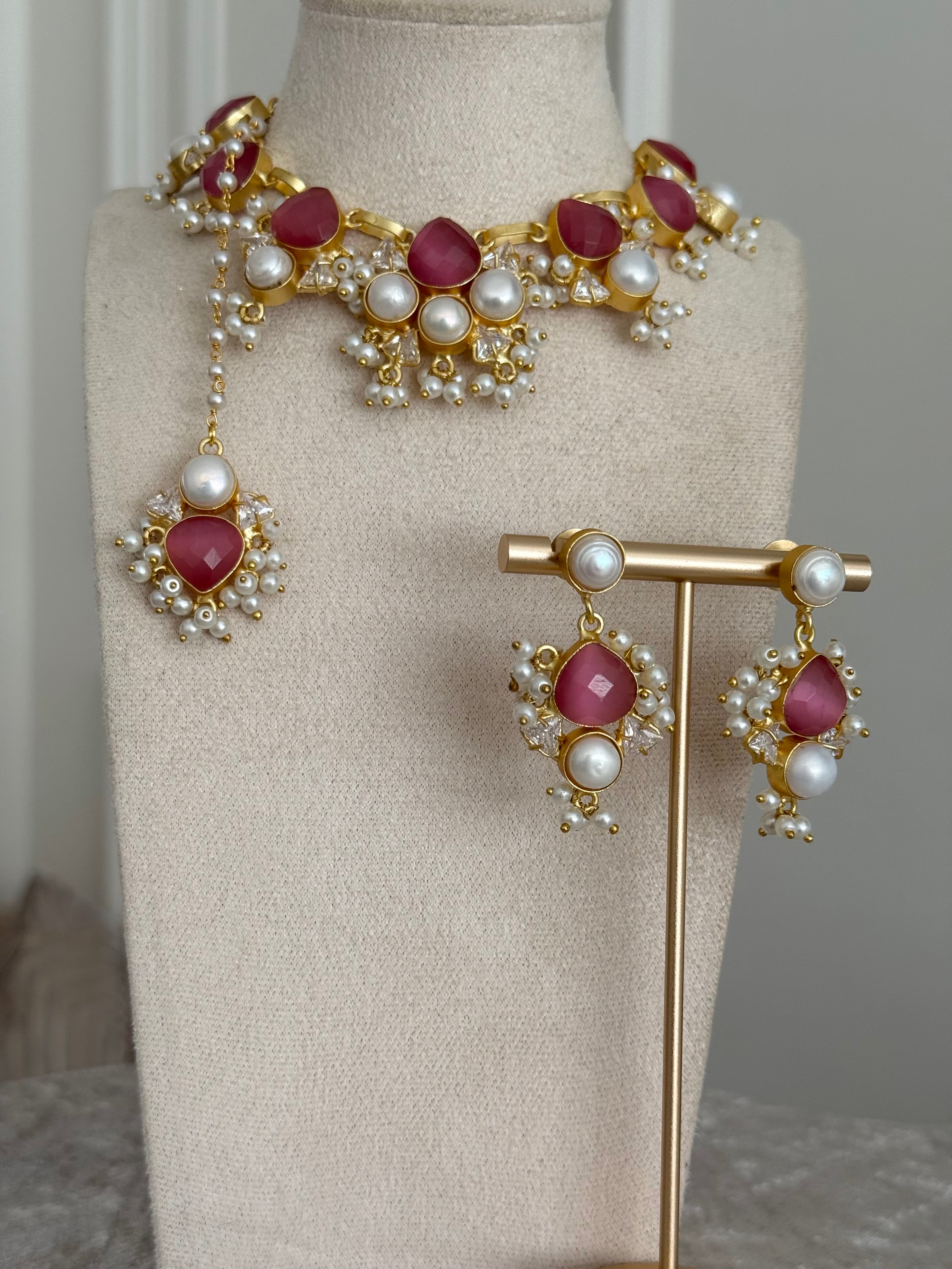 Sabirah pink necklace set