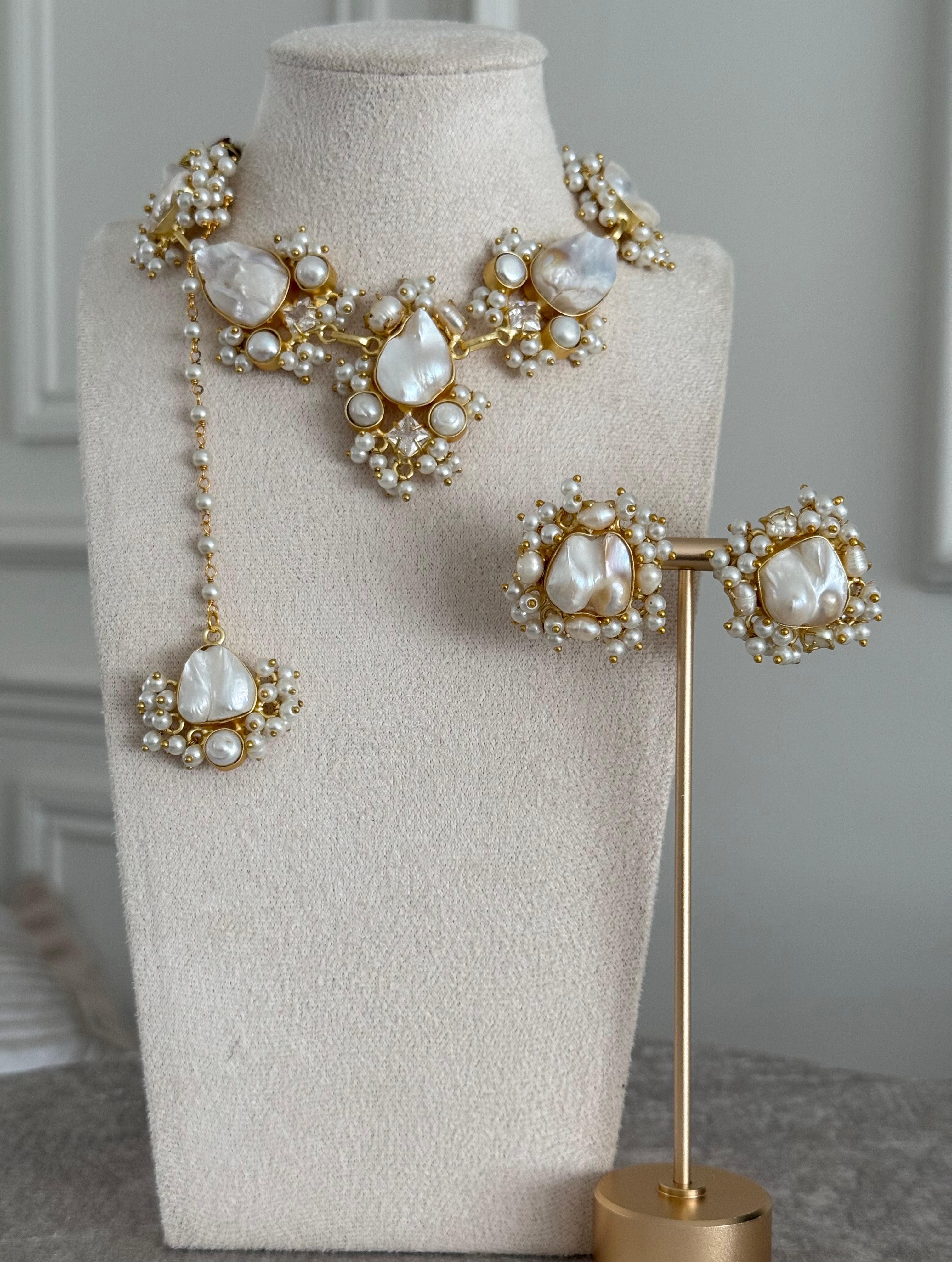 Siyana pearl necklace set