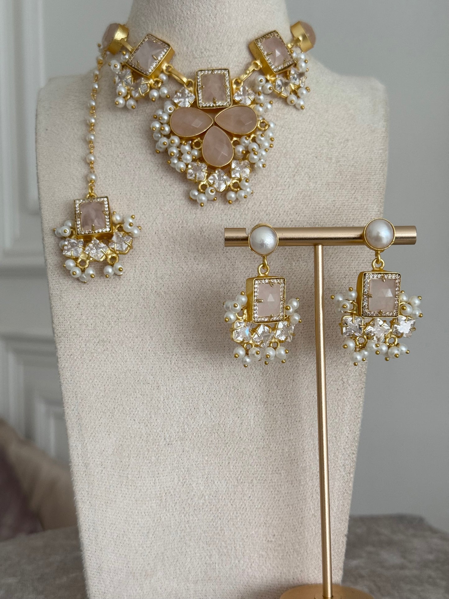 Tiyana rose quartz necklace set